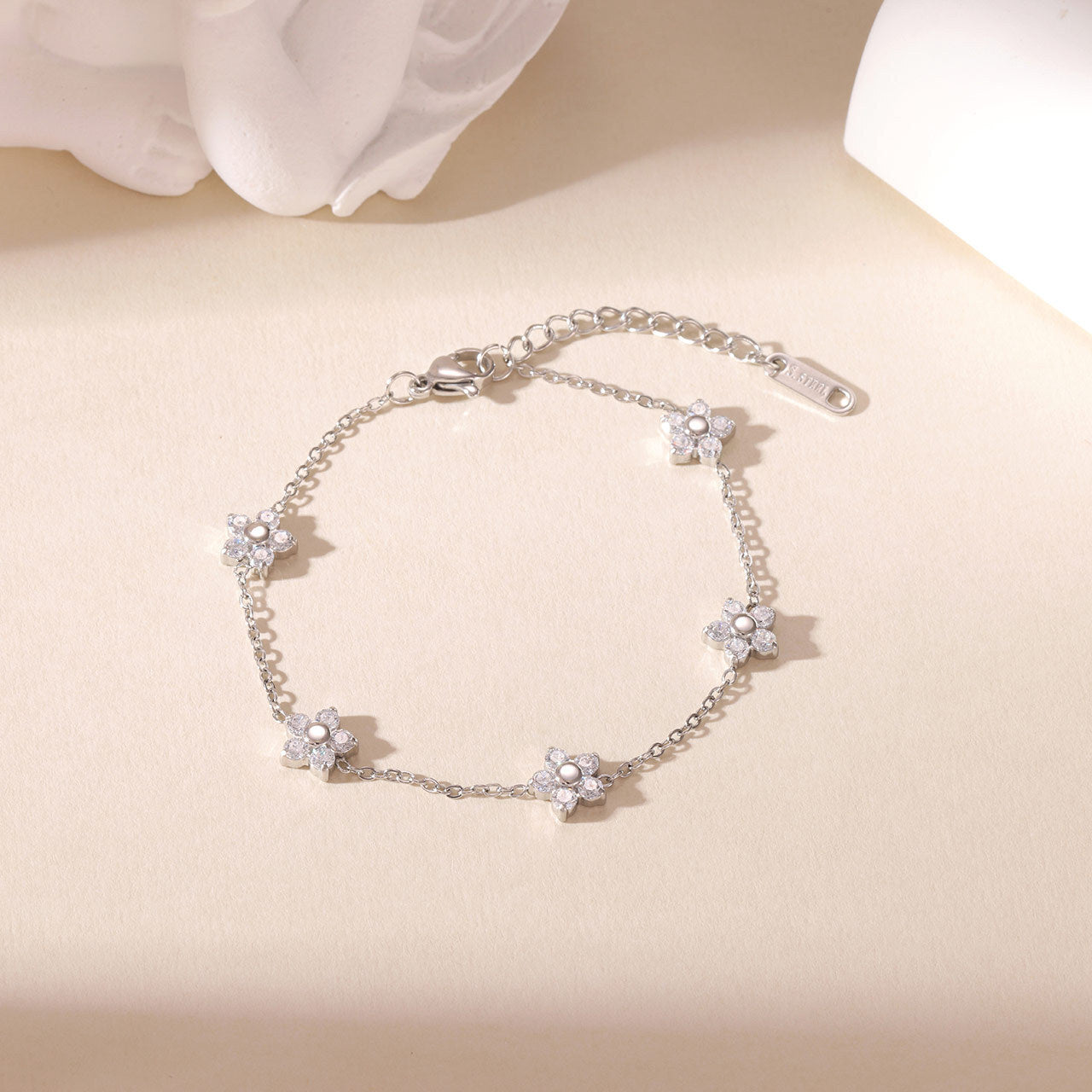 Minimalist Gold-Colored Flower Bracelet